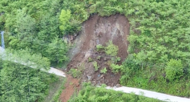 Giresun'da Heyelanlara Hızlı Müdahale: Köy Yolları Yeniden Ulaşıma Açıldı