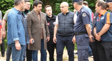 Giresun Valisi Koç, akıntıya kapılarak kaybolan kişiyi arama çalışmalarını inceledi