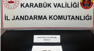 Kadın ayakkabısının topuğundan uyuşturucu çıktı: 3 şüpheli adliyede