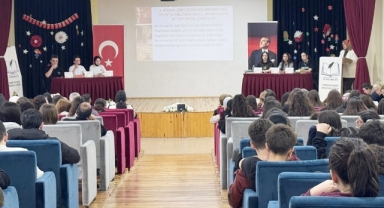 “Oku-Yorum, Yazı-Yorum” Projesi Kapsamında Safahat Okumaları İl Paneli Düzenlendi