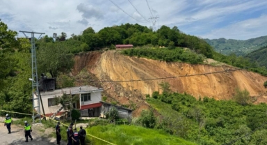 Ordu'da heyelan: O anlar kamerada