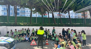 Piraziz'de Minik Öğrenciler Trafik ve İlk Yardımı Uygulamalı Öğrendi