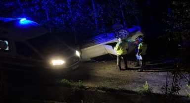 Şarampole devrilen otomobildeki 4 kişi yaralandı 