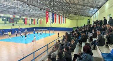 Şebinkarahisar’da Kurumlar Arası Voleybol Turnuvası Tamamlandı