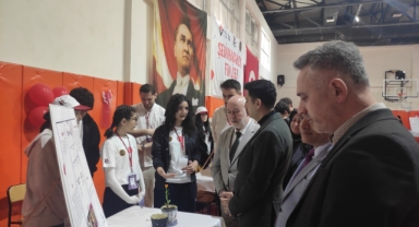 Şebinkarahisar’da TÜBİTAK Bilim Fuarına Yoğun İlgi