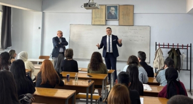 Sektörün uzman isimleri öğrencilerle buluştu