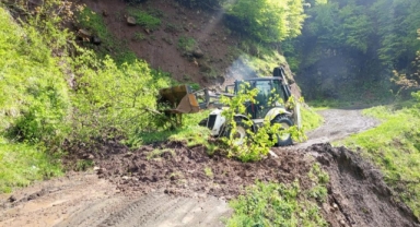 Yağışların ardından 120 noktada heyelan