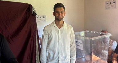 21 yaşındaki Emirhan Çepe, Terskırık Mahallesi'nin yeni muhtarı oldu
