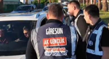 AK Parti Giresun Gençlik Kolları'ndan Bayram Dönüşü Sürücülere Jest