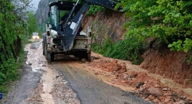 Aydındere'de Şiddetli Yağış Hasara Yol Açtı