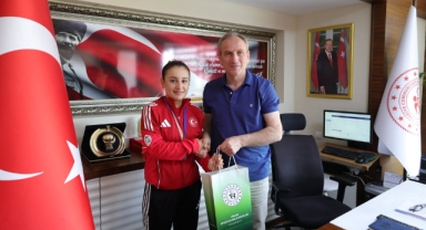 Balkan İkincisi Milli Sporcu Duygu Eser Makamda Ağırlandı