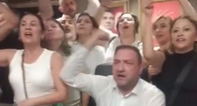 CHP İzmir'de olaylı gece