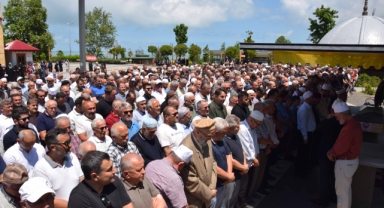 Emekli İl Müftüsü Muhittin Oral’ın Annesi Fatma Oral Son Yolculuğuna Uğurlandı
