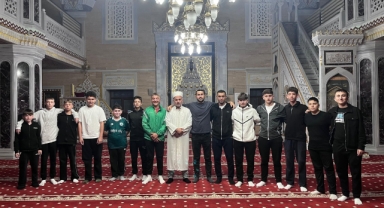 Espiye'de Gençler Sabah Namazında Buluşup Milli Maç Heyecanını Yaşadı