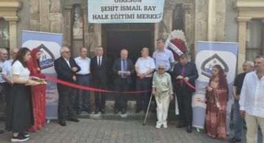 Giresun'da 140 Eserden Oluşan Resim Sergisi Sanatseverlerle Buluştu