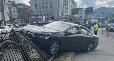 Giresun'da 4 kişinin yaralandığı trafik kazası kamerada!