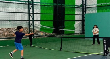 GİRESUN’DA GSB SPOR OKULLARI TENİS EĞİTİMLERİ HIZ KESMEDEN DEVAM EDİYOR