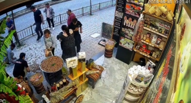 Giresun'da Kedinin Devirdiği Çuvaldaki Cevizler Yola Saçıldı, Mahalle Seferber Oldu