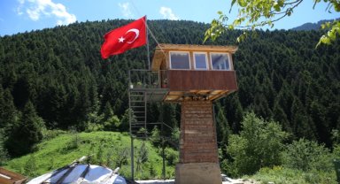 Gözetleme kulesini andıran 9 metrekarelik ev dikkati çekiyor