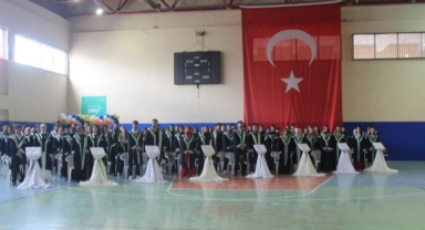 GRÜ'de Mezuniyet Coşkusu Alucra MYO ile Başladı