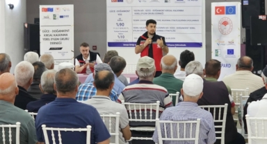 Güce'de Çiftçilere Yönelik Tarımsal Eğitim ve Bilgilendirme Toplantısı Düzenlendi