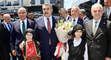 Milli Eğitim Bakanı Tekin, Giresun'da ziyaretlerde bulundu