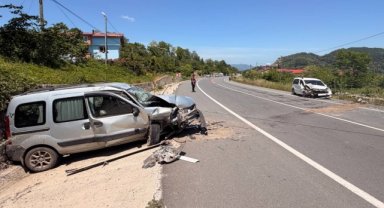 Ordu'da iki araç ve motosikletin karıştığı kazada 7 kişi yaralandı 