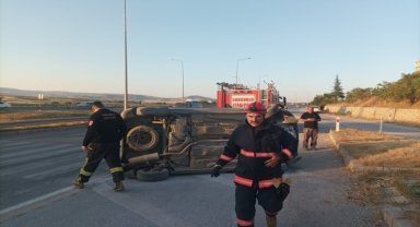 Otomobil ile motosikletin çarpıştığı kazada 3 kişi yaralandı