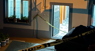 Rüyasında annesinin kendisini boğduğunu gördüğünü öne süren genç kız, annesini öldürdü