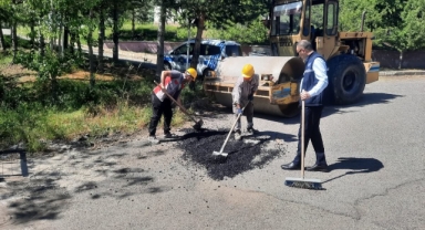 Şebinkarahisar'da Güvenli Ulaşım İçin Sıcak Asfalt Yama Çalışmaları Sürüyor