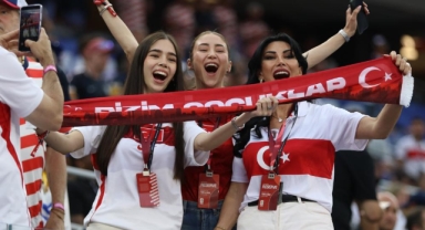 Türkiye - ABD maçını stadyumda 70 bin 492 taraftar takip etti