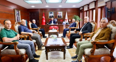 Vali Mustafa Koç, Kurum Müdürleri ve STK Temsilcilerini Makamında Ağırladı