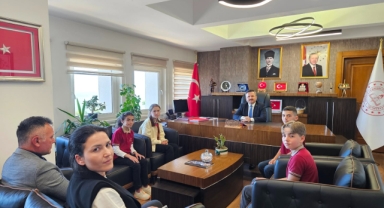 Yağlıdere Sınır Süleyman Kul Ortaokulu Öğrencilerinden İl Millî Eğitim Müdürü Özgür Tokgöz'e Ziyaret ve Röportaj