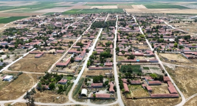 Adeta cetvelle çizilmiş 113 yıllık bu köyde çıkmaz sokak yok!