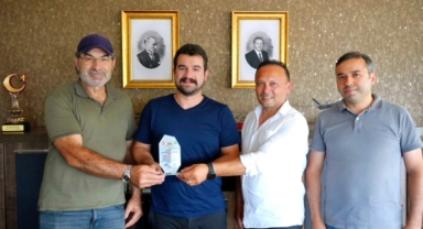 Başkan Ayyıldız'ın Eğitime Verdiği Destek Plaketle Taçlandı