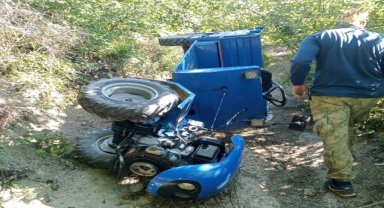 Devrilen tarım aracındaki 5 kişi yaralandı