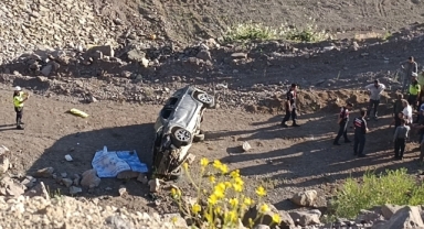 Giresun Alucra'da Feci Kaza: Otomobil Dereye Uçtu!