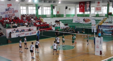 Giresun Voleybolda Türkiye Finallerine Yükseldi!