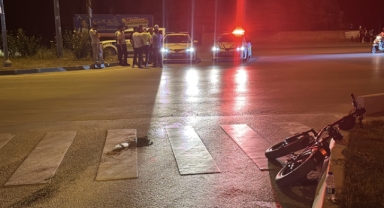 İki otomobilin çarptığı bisiklet sürücüsü ağır yaralandı