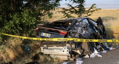 Kaza sonrası ortalık savaş alanına döndü: Aynı aileden 3 ölü 1 yaralı!