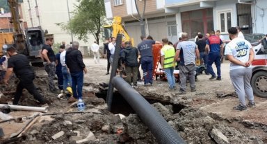 Komşu ilde göçük altında kalan 2 işçi yaralandı