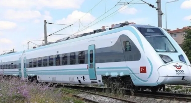 Milli Elektrikli Tren 22 Temmuz itibarıyla Uzunköprü-Halkalı hattında kullanılacak