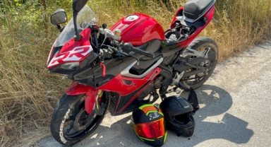 Motosiklet tıra arkadan çarptı: 2 yaralı