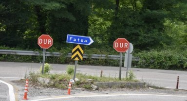 Ordu'da sürücüleri zorlayan kavşakta tabela sayısı 29'dan 19'a indirildi