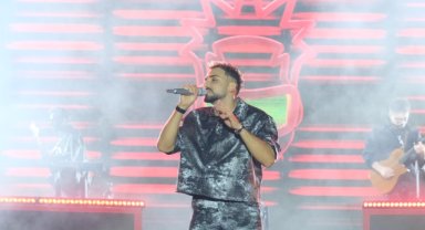 Şarkıcı Sefo Çorum Hitit Fuarı'nda konser verdi