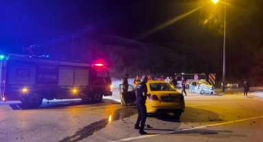 Sinop'ta otomobil ve taksinin çarpıştığı kazada 2 kişi yaralandı