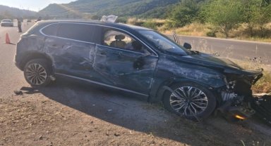 Tokat'ta istinat duvarına çarpan cipteki 5 kişi yaralandı 