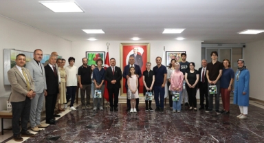 Vali Koç, LGS ve YKS Şampiyonlarını Ödüllendirdi