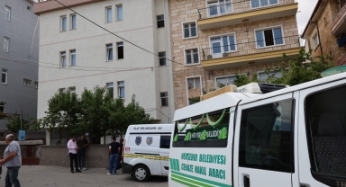 Bir süredir kendisinden haber alınamayan adam evinde ölü bulundu