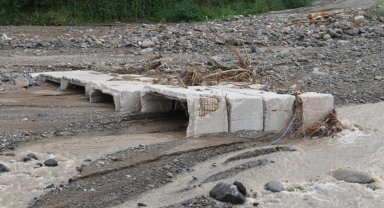 Espiye ve Yağlıdere'de sağanak hasara yol açtı 